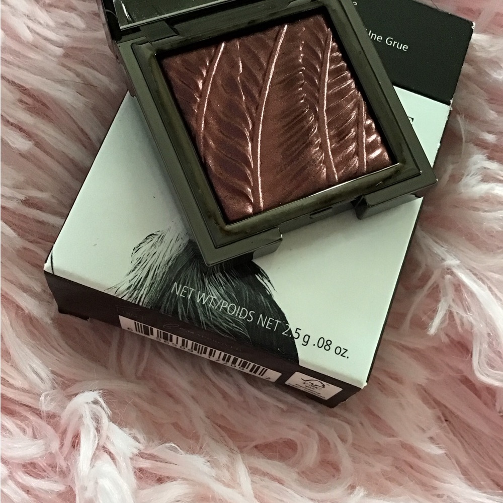 New Chantecaille Luminescent Eye Shade Crane (burgundy) In Box